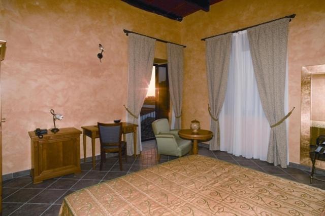 Hotel Palazzo Marzano Бріатіко Номер фото